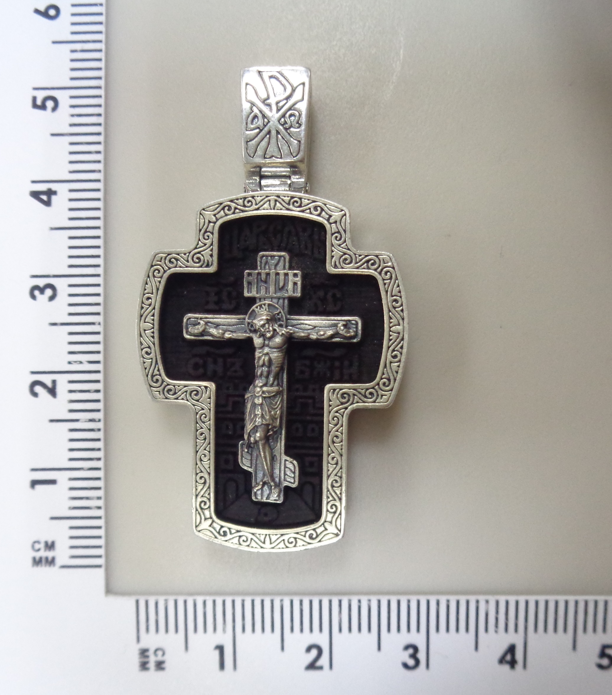 Серебряная подвеска-крест с эбеновым деревом